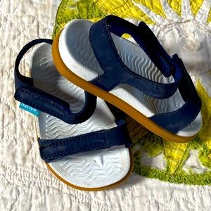 Native toddler size 6 sandals